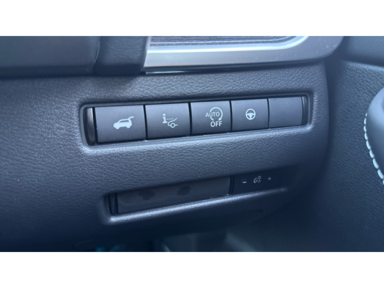 Nissan Qashqai 1.3 DiG-T MH Tekna 5dr Petrol Hatchback